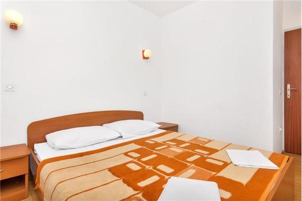 Apartment A7, for 8 persons