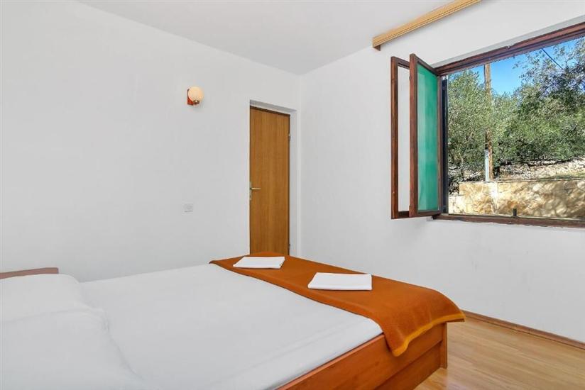 Apartment A7, for 8 persons