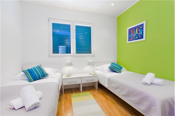 House K1, for 8 persons