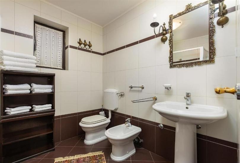 Hiša K1, na 6 osebe