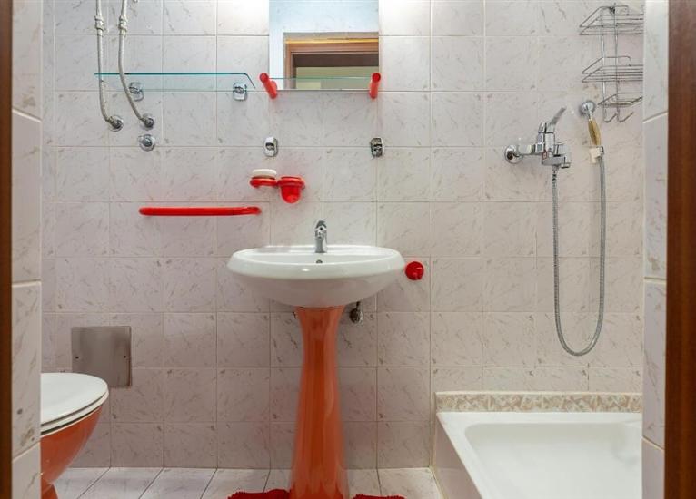 Hiša K1, na 6 osebe