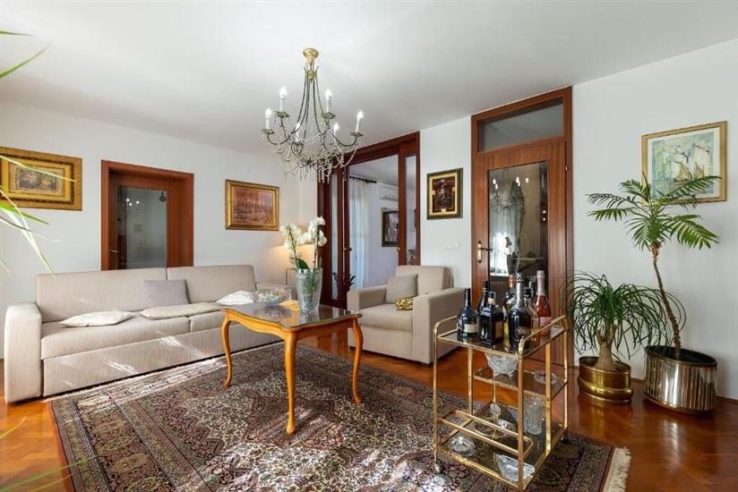 Hiša K1, na 6 osebe