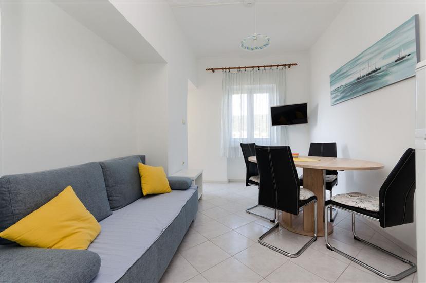 Apartment A1, for 5 persons