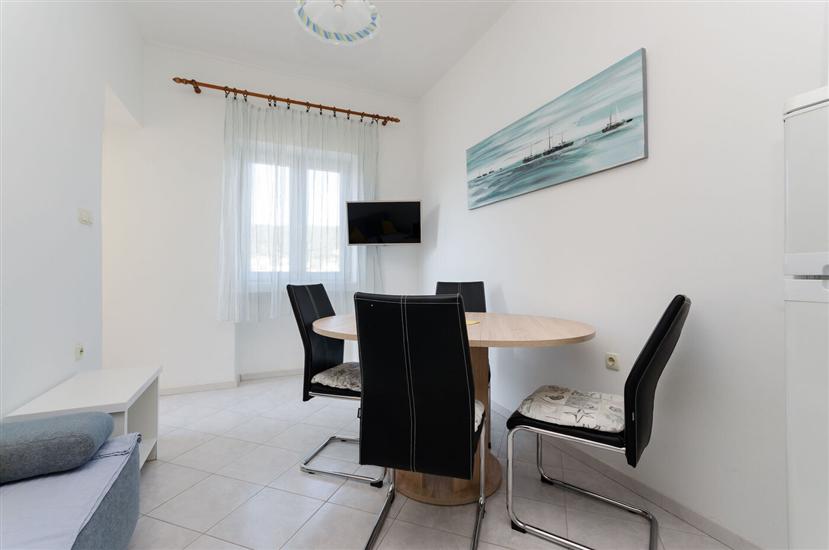 Apartment A1, for 5 persons