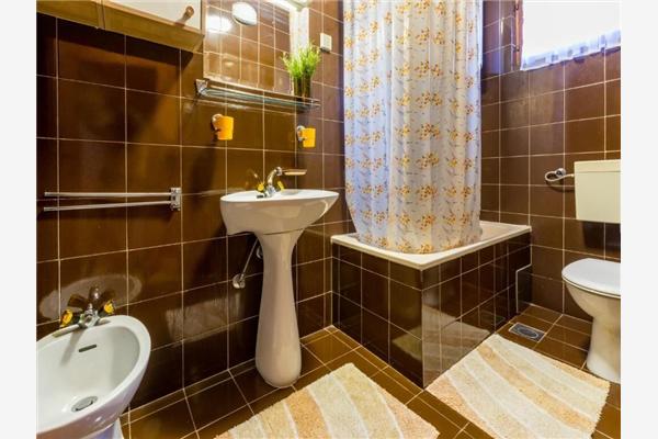 Apartment A1, for 5 persons