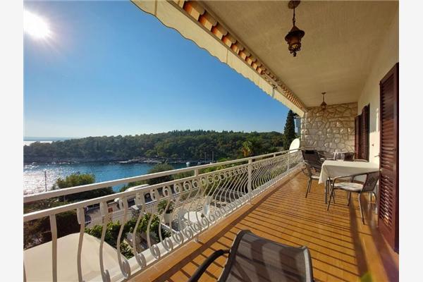 Apartment A1, for 5 persons