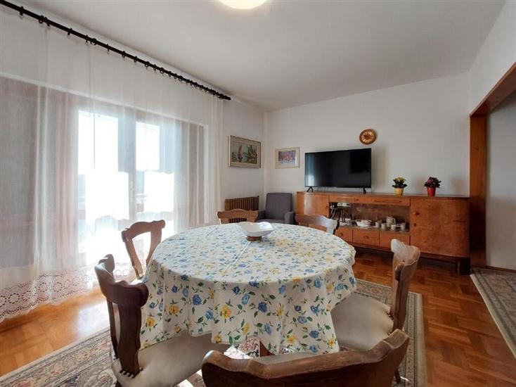 Apartment A1, for 5 persons