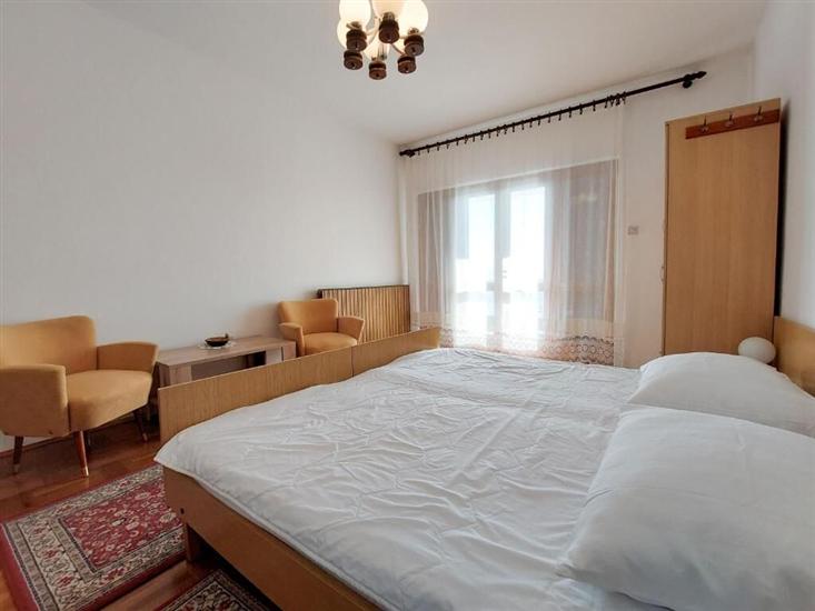 Apartment A1, for 5 persons