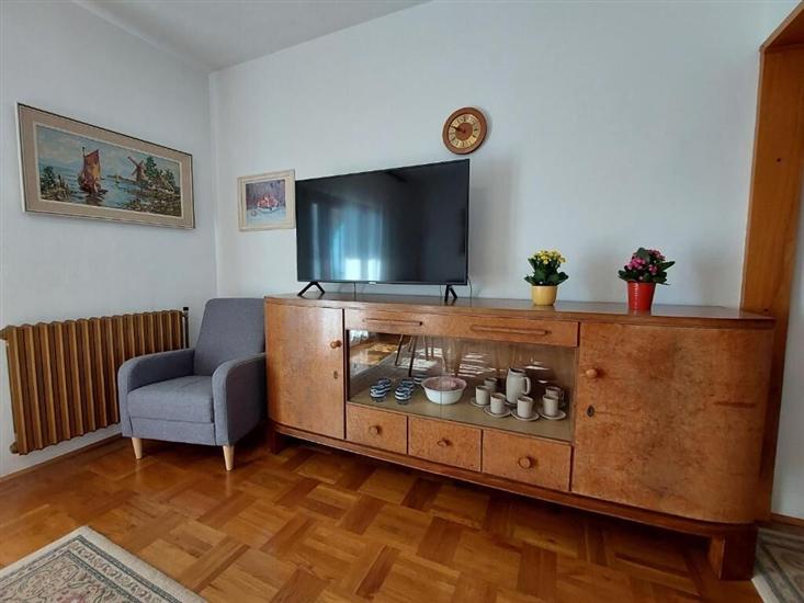 Apartment A1, for 5 persons