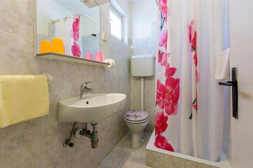 Apartment A3, for 5 persons