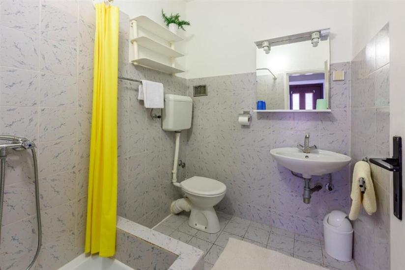 Apartment A3, for 5 persons