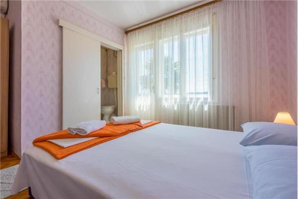 Apartment A2, for 5 persons