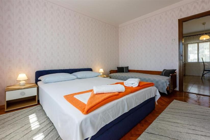 Apartment A2, for 5 persons