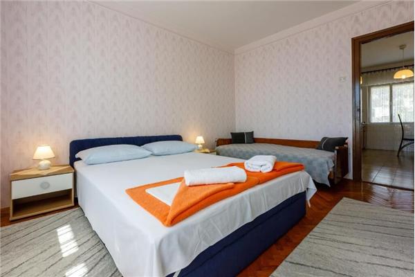 Apartment A2, for 5 persons