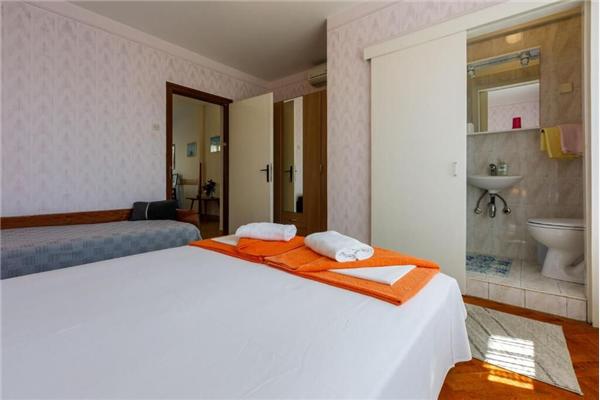 Apartment A2, for 5 persons