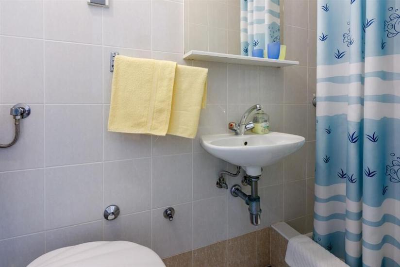 Apartment A2, for 5 persons