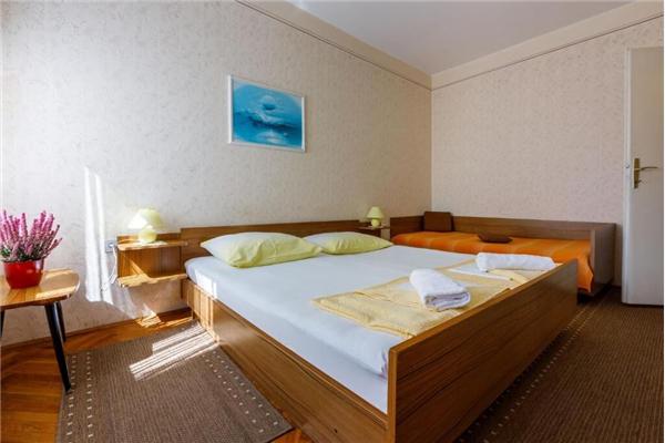 Apartment A2, for 5 persons