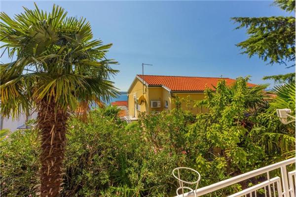 Apartment A2, for 5 persons