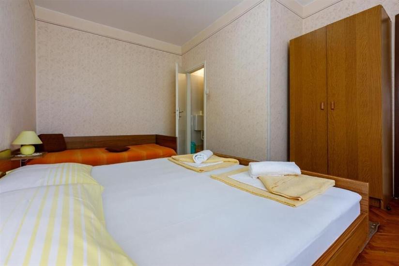 Apartment A2, for 5 persons