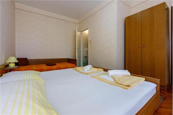 Apartment A2, for 5 persons