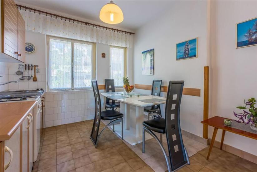 Apartment A2, for 5 persons