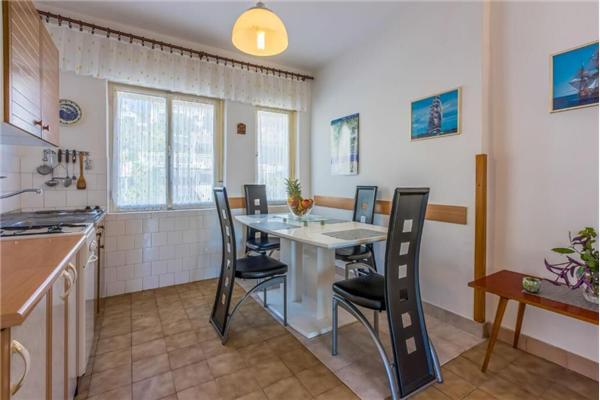 Apartment A2, for 5 persons
