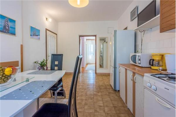 Apartment A2, for 5 persons