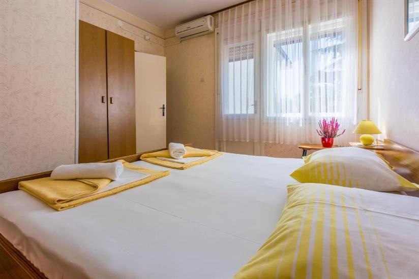 Apartment A2, for 5 persons