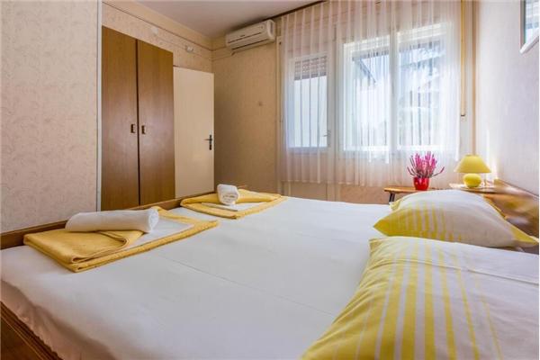 Apartment A2, for 5 persons