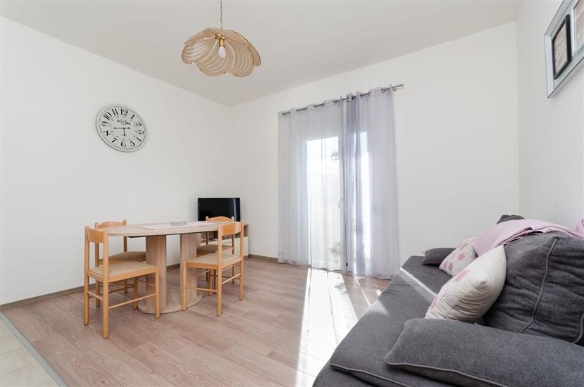 Apartment A4, for 5 persons