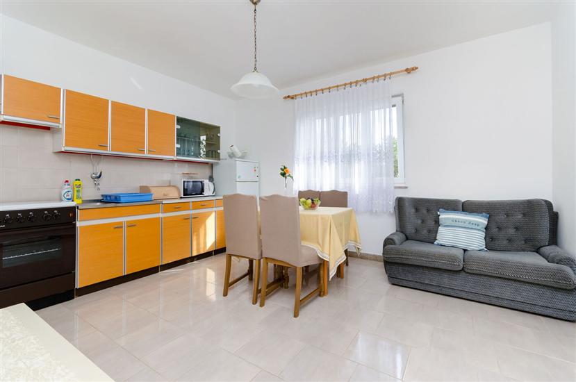Apartment A1, for 6 persons