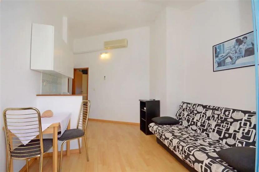 Apartment A4, for 4 persons
