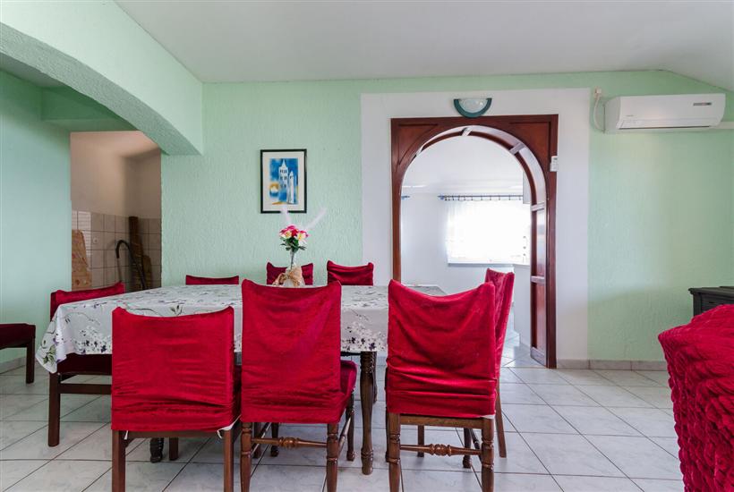 Apartment A1, for 8 persons