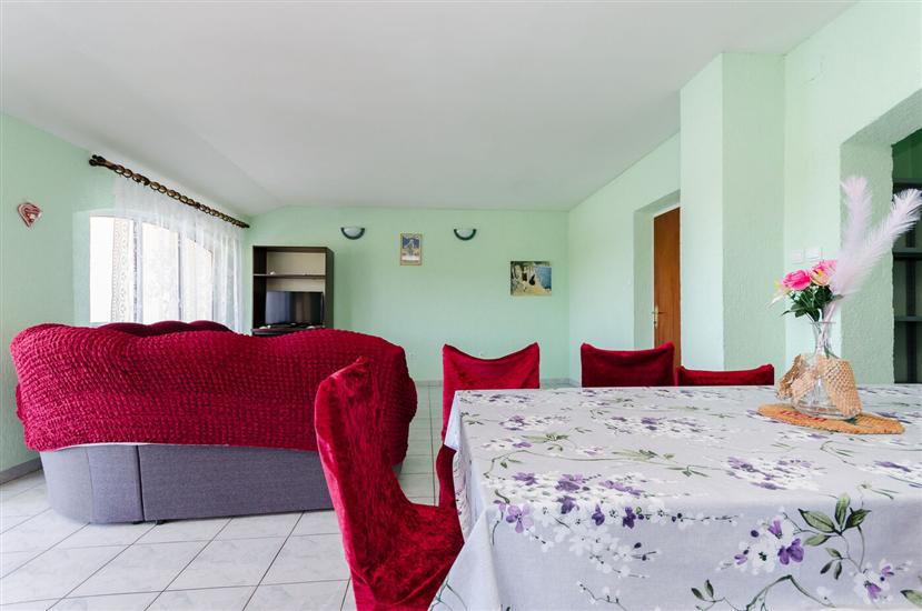 Apartment A1, for 8 persons