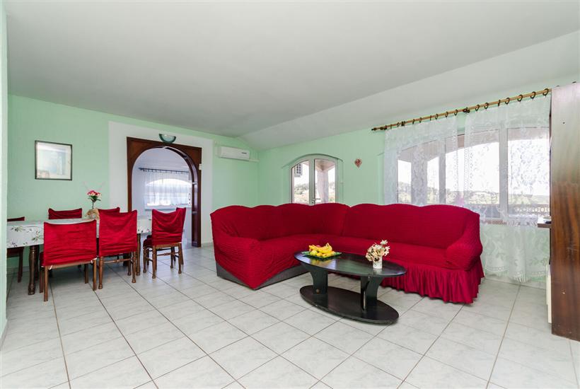 Apartment A1, for 8 persons