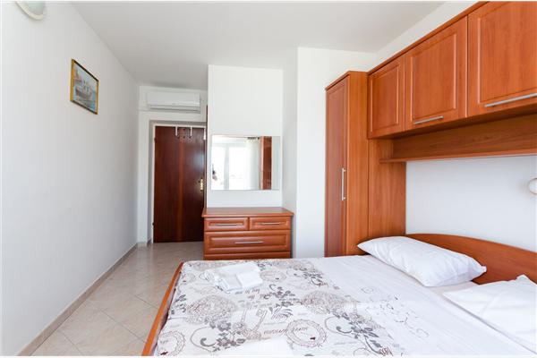 Apartment A1, for 8 persons