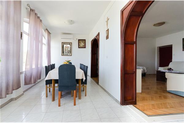 Apartment A2, for 8 persons