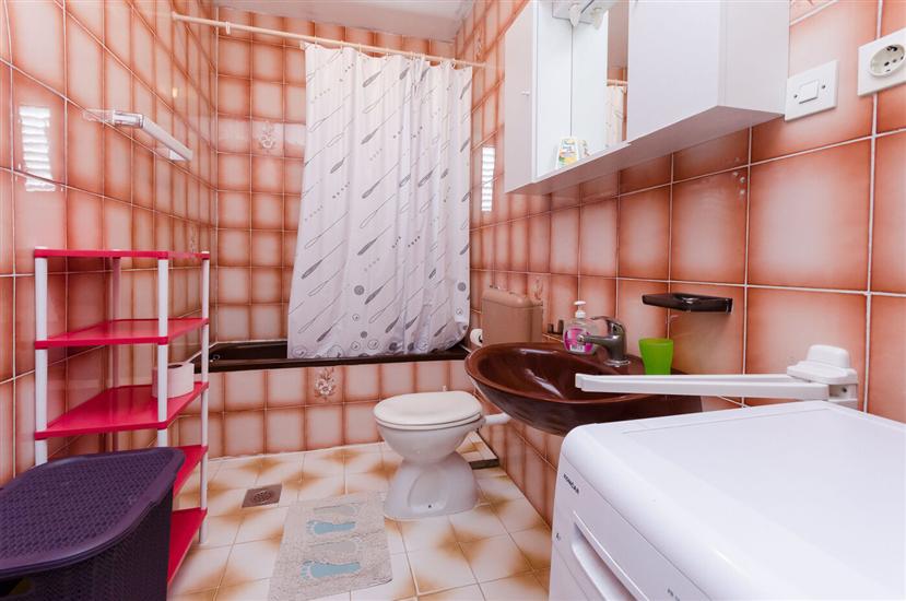 Apartment A2, for 8 persons