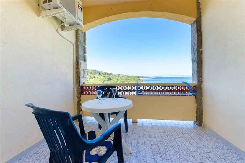 Apartment A2, for 8 persons