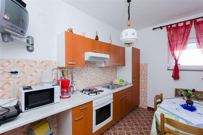 Apartment A1, for 5 persons