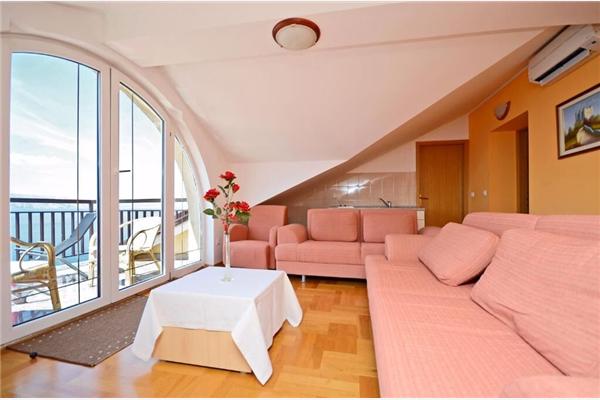 Apartment A4, for 6 persons