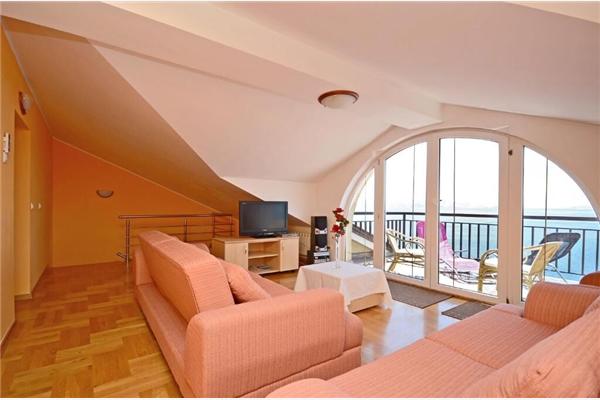 Apartment A4, for 6 persons