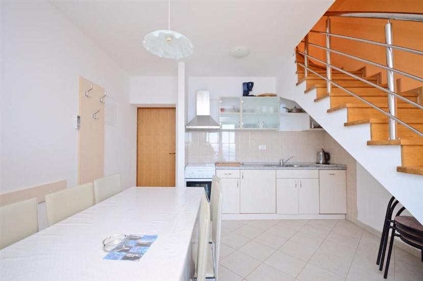 Apartment A4, for 6 persons