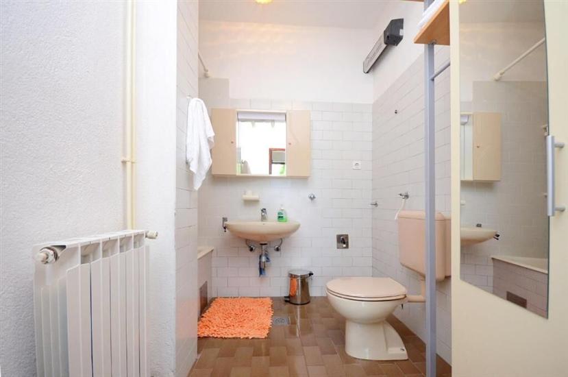 Apartment A5, for 4 persons