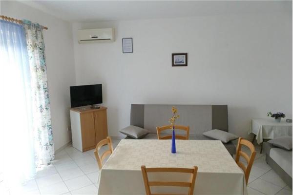 Apartment A4, for 4 persons
