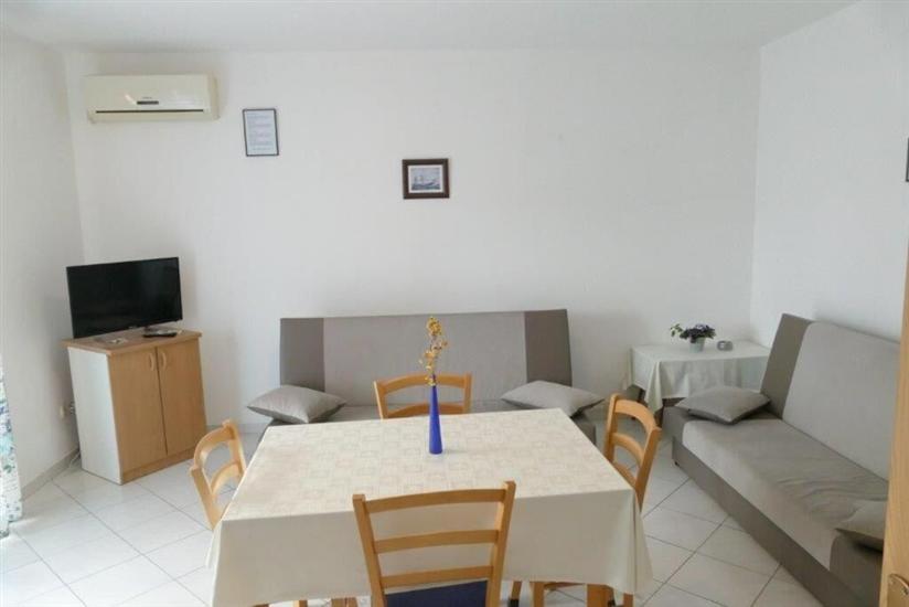 Apartment A4, for 4 persons