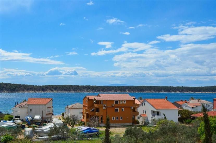 Apartment A7, for 4 persons