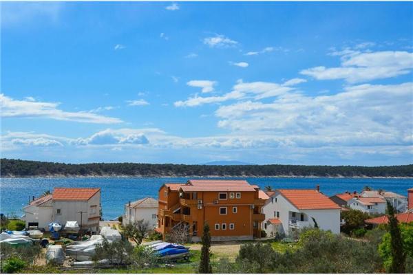 Apartment A7, for 4 persons