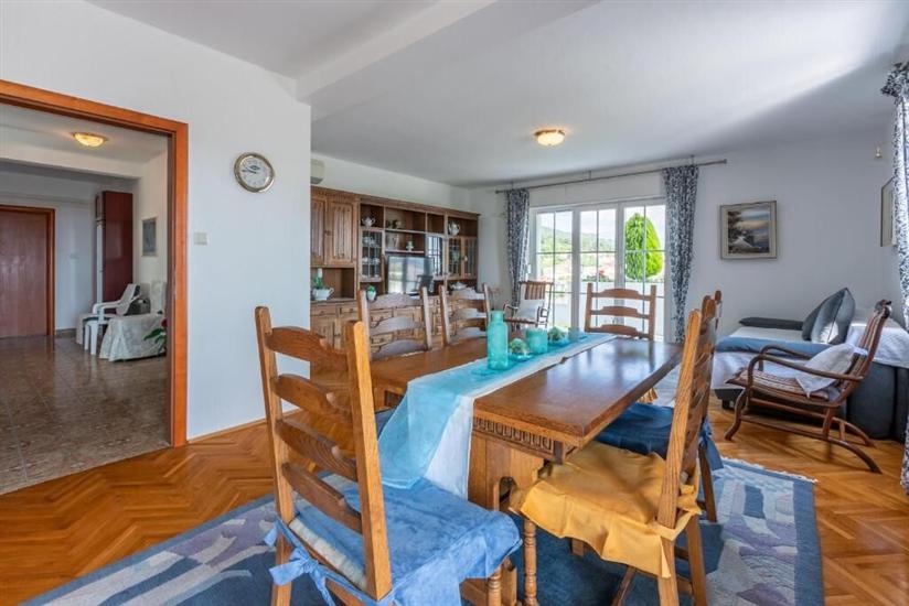 Apartment A1, for 5 persons