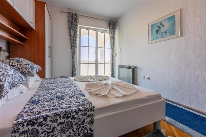 Apartment A1, for 5 persons